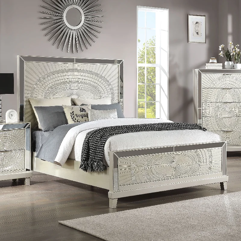 Furniture of America Luela Glam Boho Champagne Wood Carved Panel Bed